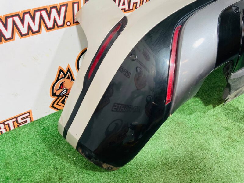 LR112603 Rear bumper assembly Range Rover Velar L560 (2018-) Used cost 840 € in stock 2 pcs.