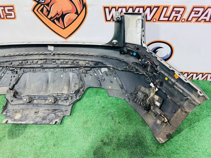 LR112603 Rear bumper assembly Range Rover Velar L560 (2018-) Used cost 840 € in stock 2 pcs.