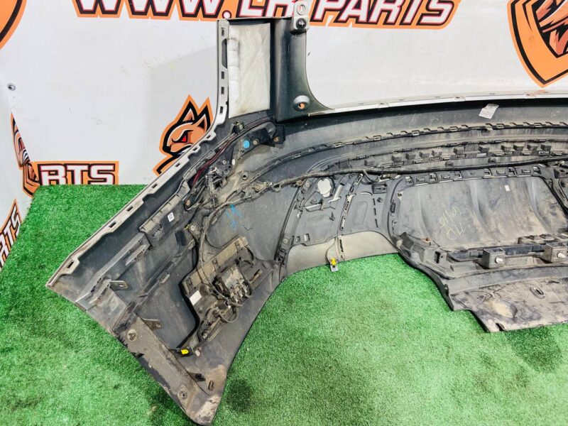 LR112603 Rear bumper assembly Range Rover Velar L560 (2018-) Used cost 840 € in stock 2 pcs.