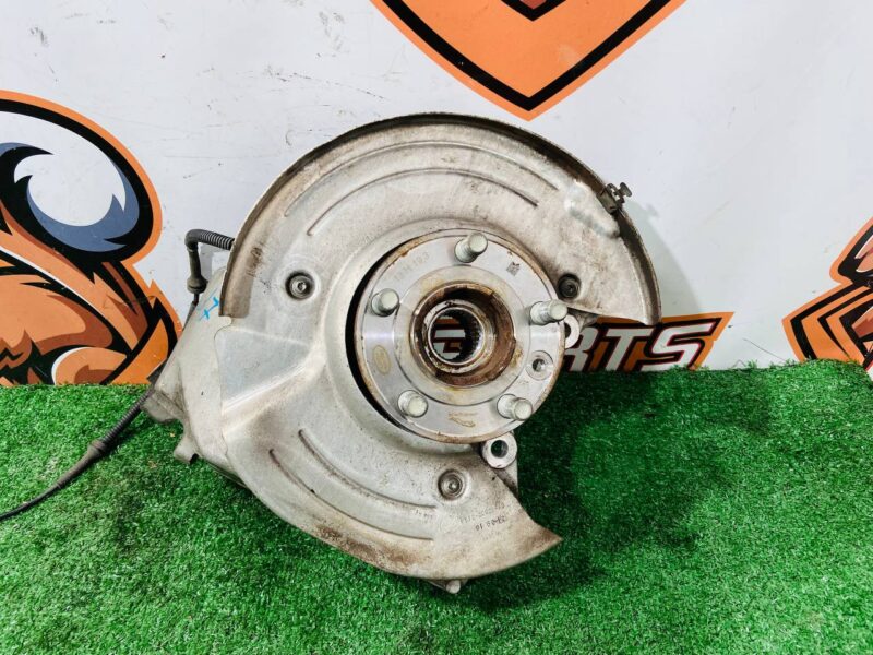 LR114285 Rear left knuckle Range Rover Evoque New L551 (2019-) Used cost 280 € in stock 1 pcs.