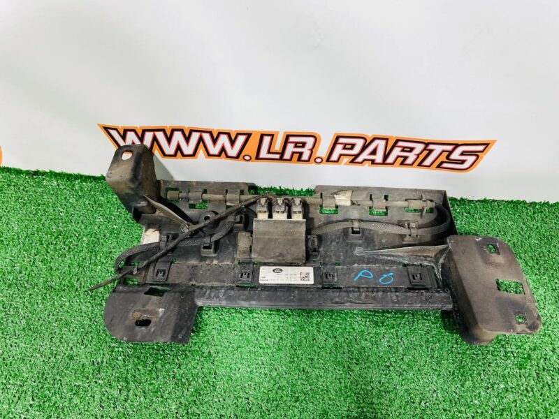 LR116106 Hands-free tailgate opening sensor left Range Rover L405 (2013-2021) Used cost 150 € in stock 3 pcs.