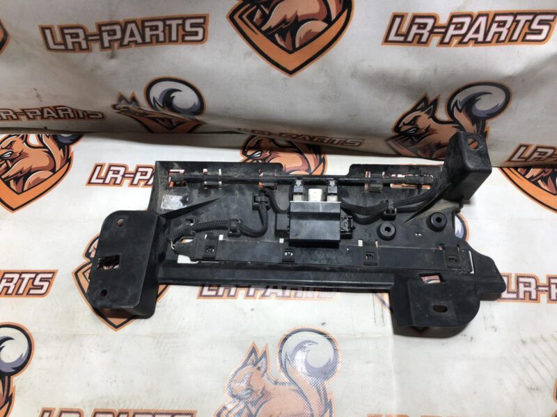 LR116106 Hands-free tailgate opening sensor left Range Rover L405 (2013-2021) Used cost 150 € in stock 3 pcs.