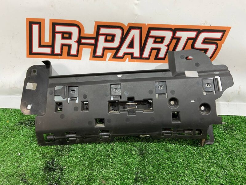 LR116106 Hands-free tailgate opening sensor left Range Rover L405 (2013-2021) Used cost 150 € in stock 3 pcs.