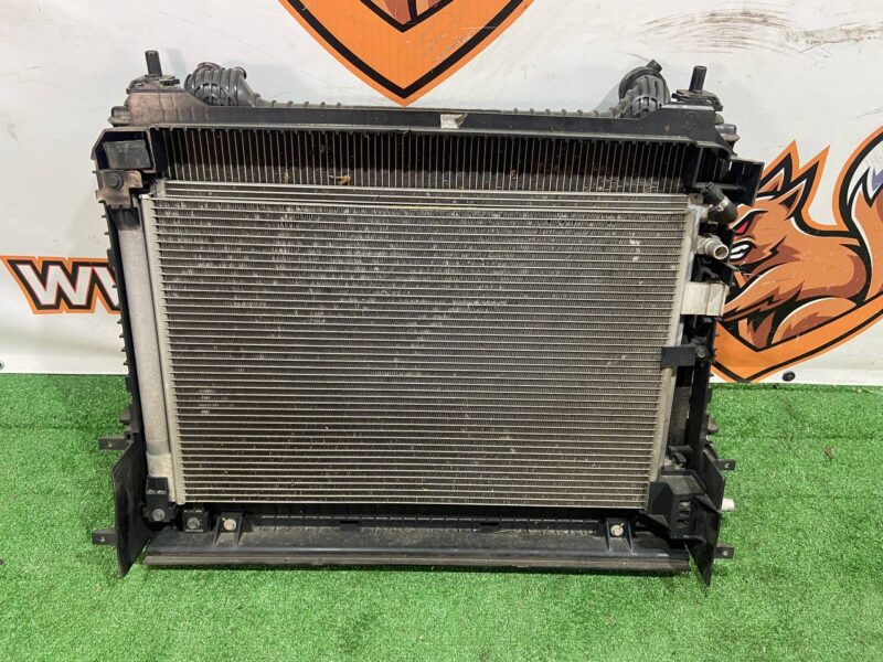 LR116198KIT Radiator Cassette 2.0 assembly for the Range Rover Velar L560 (2018-) Used cost 1 400 € in stock 2 pcs.