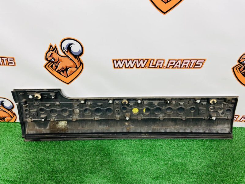 LR125980 Front right door molding Range Rover L405 (2013-2021) Used - Image 27