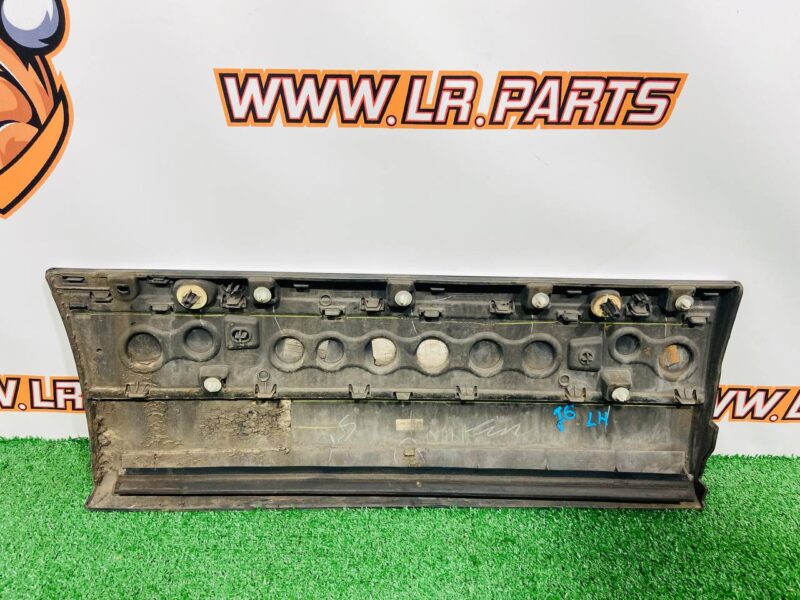 LR125983 Rear left door molding Range Rover L405 (2013-2021) Used - Image 23