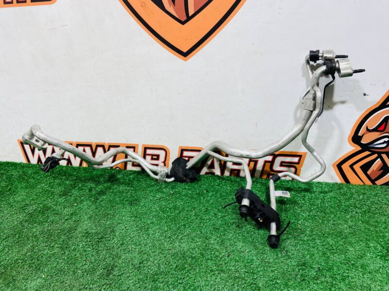 LR135660 Air Conditioning Pipe Land Rover Discovery Sport L550 (2015-) Used cost 110 € in stock 3 pcs.