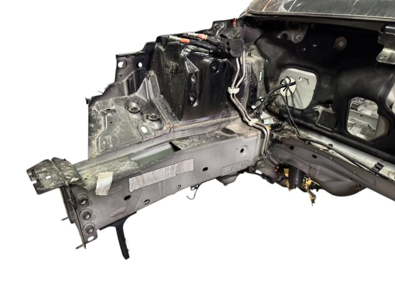 LR140028 Used quarter front right Range Rover Evoque New L551 (2019-) cost 580 € in stock 2 pcs.