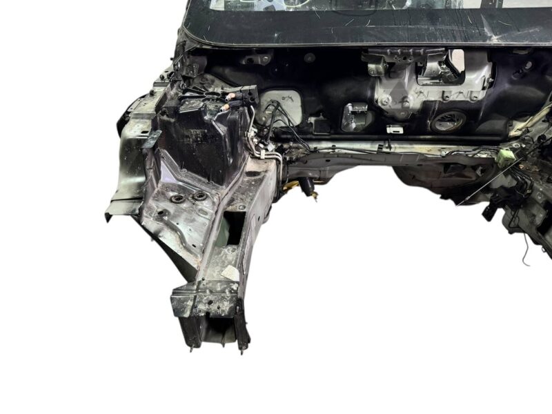 LR140028 Used quarter front right Range Rover Evoque New L551 (2019-) cost 580 € in stock 2 pcs.