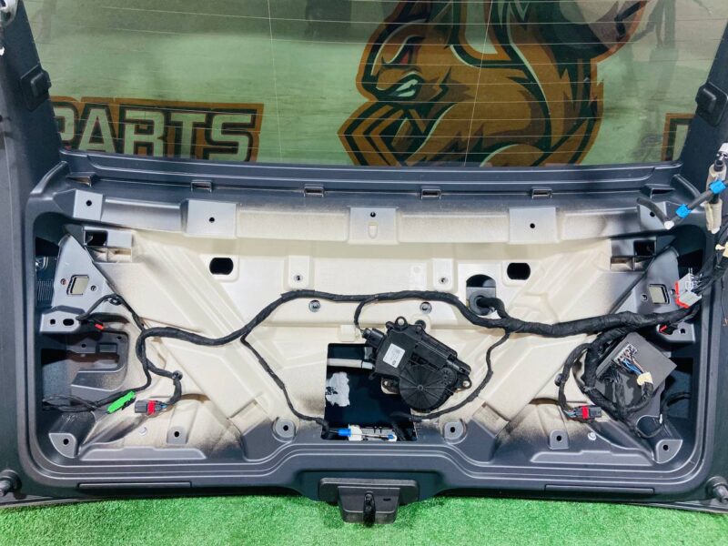 LR146880 Boot lid Range Rover Evoque New L551 (2019-) Used cost 500 € in stock 2 pcs.