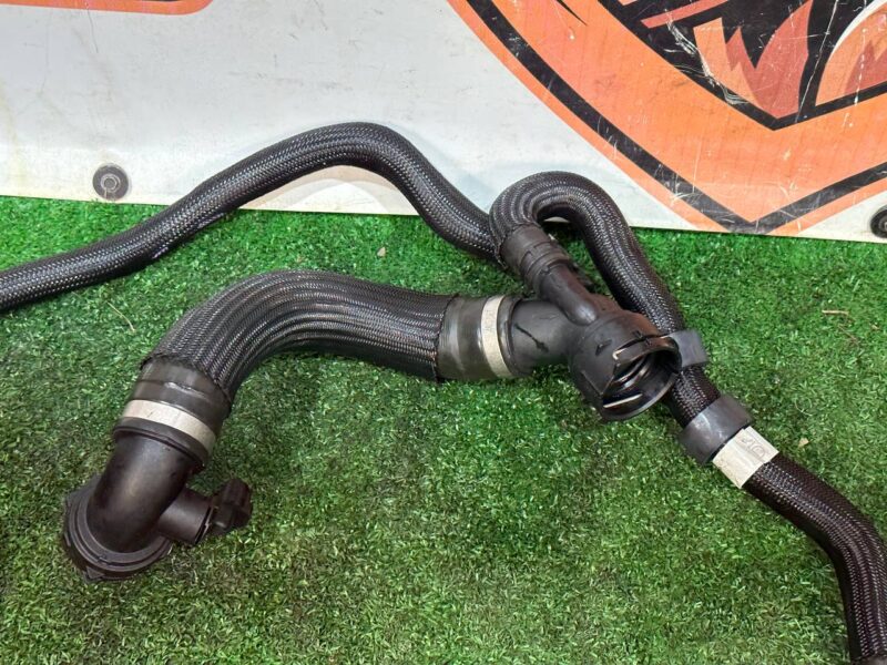 LR148840 Radiator hose Range Rover Evoque New L551 (2019-) used cost  € in stock 1 pcs.
