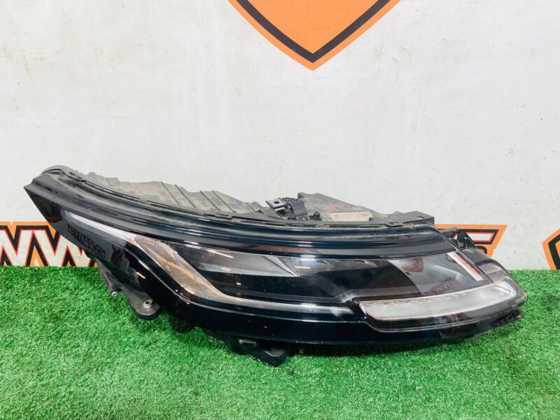 LR154875 Right LED headlight complete Range Rover Evoque New L551 (2019-) Used cost 1 000 € in stock 1 pcs.