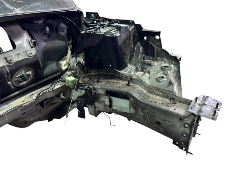 LR166808 Used quarter front left Range Rover Evoque New L551 (2019-) cost  € in stock 1 pcs.