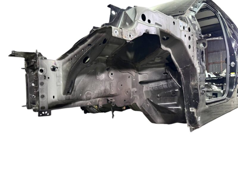 LR166808 Used quarter front left Range Rover Evoque New L551 (2019-) cost  € in stock 1 pcs.