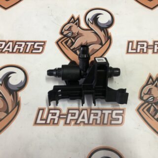 LR114653 Cooling system Valve Range Rover Evoque L551 cost 115 € in stock 1 pcs.