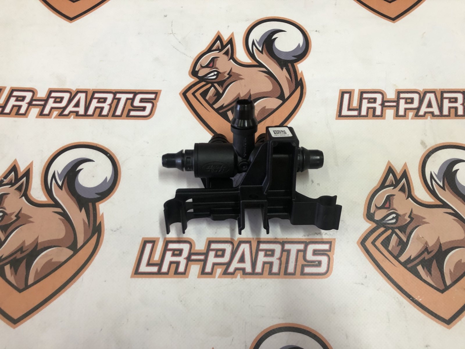 LR114653 Cooling system Valve Range Rover Evoque L551 cost 115 € in stock 1 pcs.