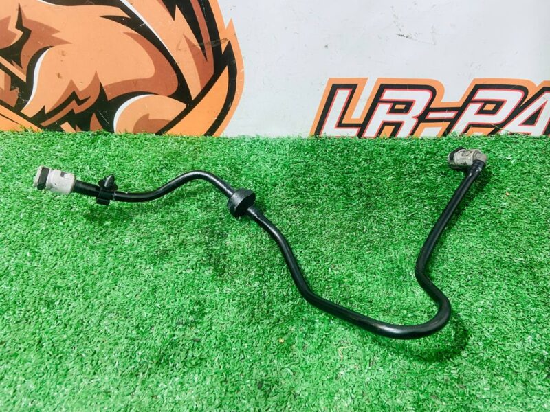 T2H1256 Vacuum pipe to pump Jaguar F-Pace X761 (2017-) used cost 20 € in stock 1 pcs.