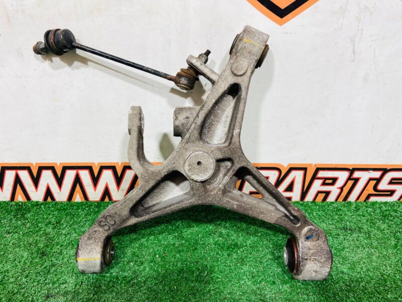 T2P1310 Rear lower right control arm Jaguar F-Type X152 (2014-) Used cost  € in stock 1 pcs.