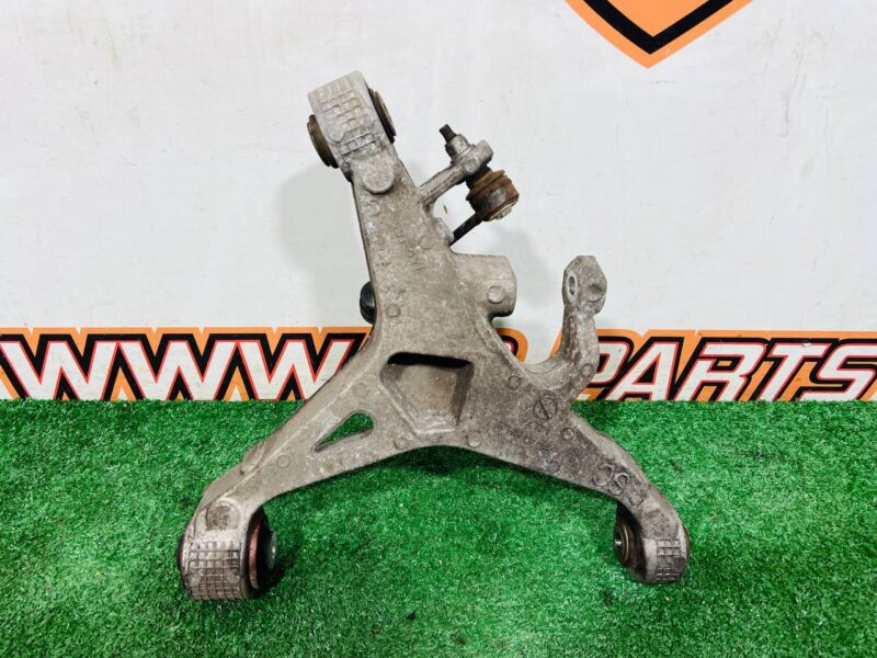 T2P1310 Rear lower right control arm Jaguar F-Type X152 (2014-) Used cost  € in stock 1 pcs.