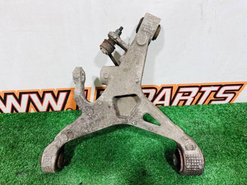 T2P1311 Rear lower left control arm Jaguar F-Type X152 (2014-) Used cost  € in stock 1 pcs.
