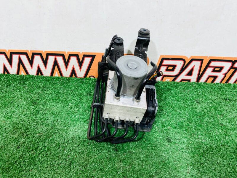 T2P1607 ABS Block Jaguar F-Type X152 (2014-) Used cost 400 € in stock 1 pcs.