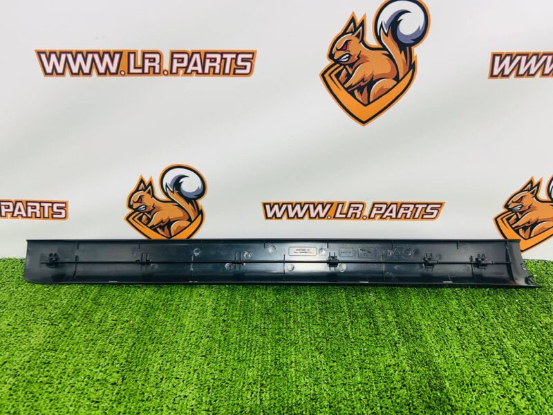 T2R10272PVJ Door sill trim left Jaguar F-Type X152 (2014-) Used cost  € in stock 1 pcs.