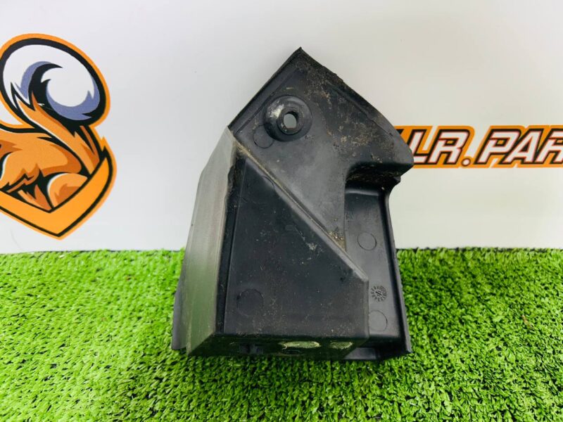 T2R10668 Front Left Wing Deflector Seal Jaguar F-Type X152 (2014-) Used cost  € in stock 1 pcs.