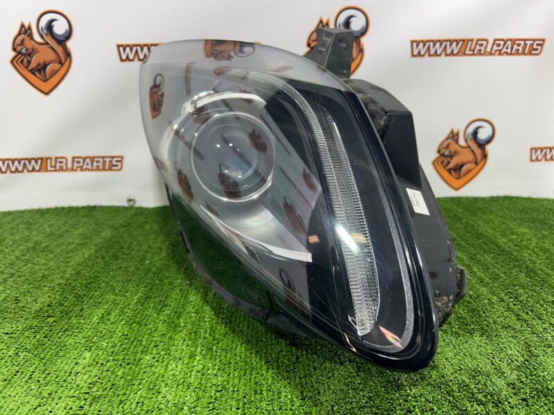 T2R12526 Left headlight bixenon Jaguar F-Type X152 (2014-) Used cost 1 000 € in stock 1 pcs.