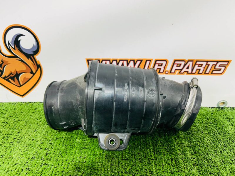 T2R1360 Air duct right lower Jaguar F-Type X152 (2014-) Used cost 100 € in stock 1 pcs.