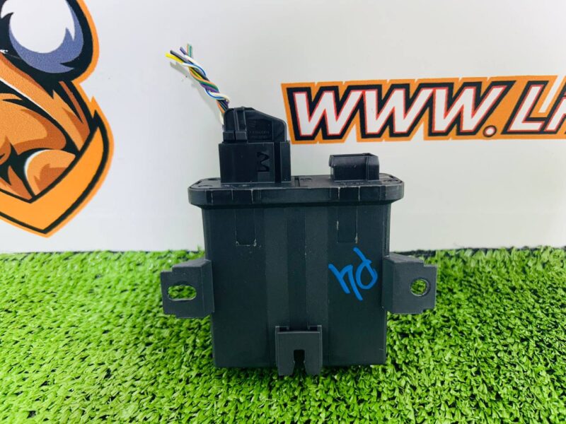 T2R1493 Headlight adjustment control unit Jaguar F-Type X152 (2014-) Used cost  € in stock 1 pcs.