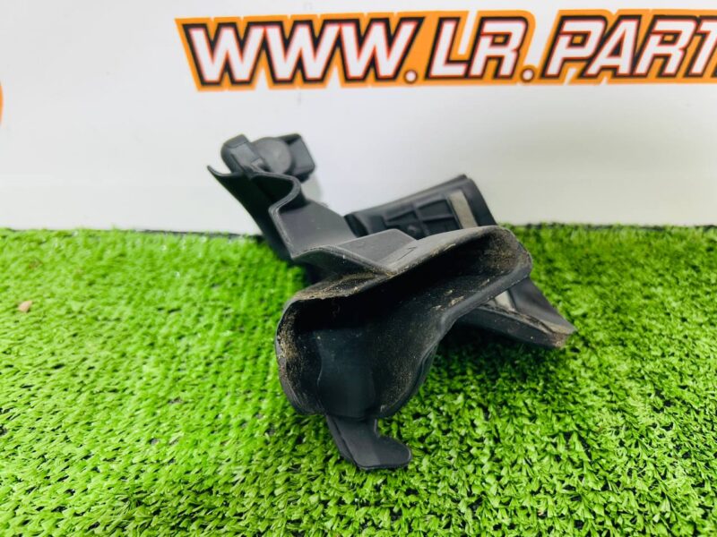 T2R1899 Left Door Seal Trim Jaguar F-Type X152 (2014-) Used cost  € in stock 1 pcs.