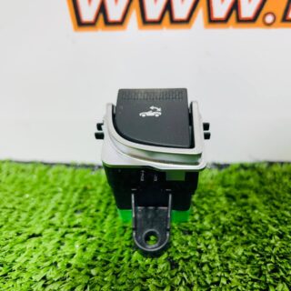 T2R19292 Jaguar F-Type X152 (2014-) Convertible Roof Button Used cost  € in stock 1 pcs.