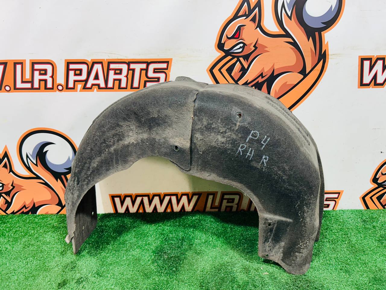 T2R2197 Rear right mudguard Jaguar F-Type X152 (2014-) Used cost 80 € in stock 1 pcs.