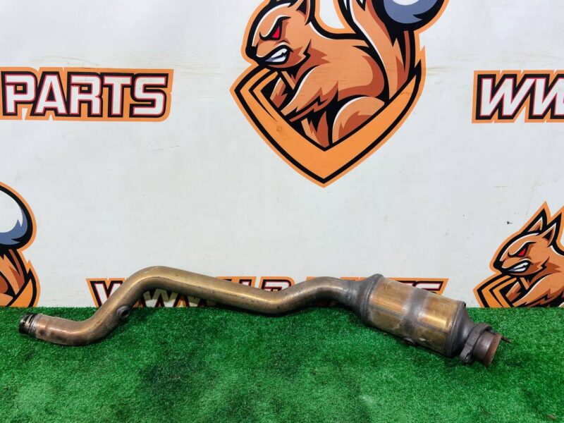 T2R2622 Left catalytic converter Jaguar F-Type X152 (2014-) Used cost  € in stock 1 pcs.