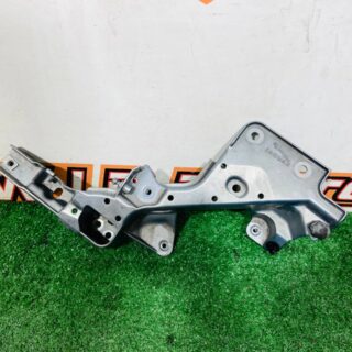 T2R2780 Left wing bracket Jaguar F-Type X152 (2014-) Used cost 250 € in stock 1 pcs.