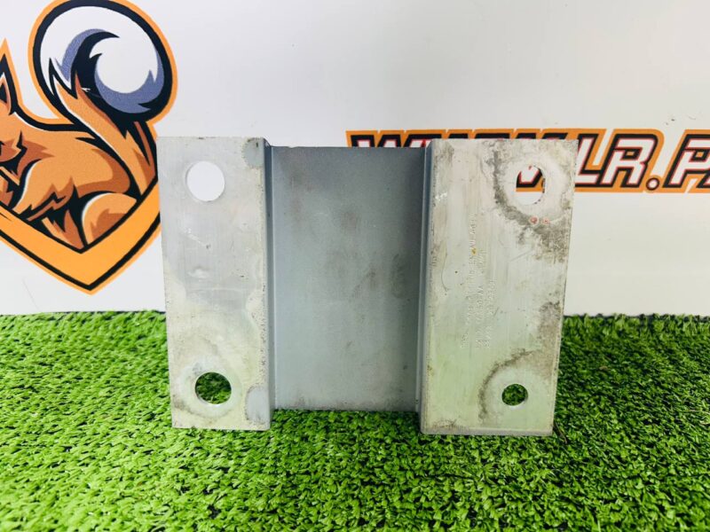 T2R3681 Jaguar F-Type X152 (2014-) Wing Mount Bracket Used cost 60 € in stock 2 pcs.