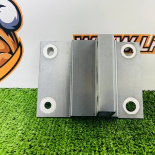 T2R3681 Jaguar F-Type X152 (2014-) Wing Mount Bracket Used cost 60 € in stock 2 pcs.