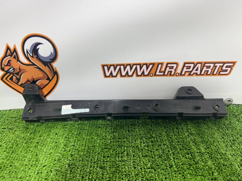 T2R3969 Front left body bracket Jaguar F-Type X152 (2014-) Used cost 30 € in stock 1 pcs.