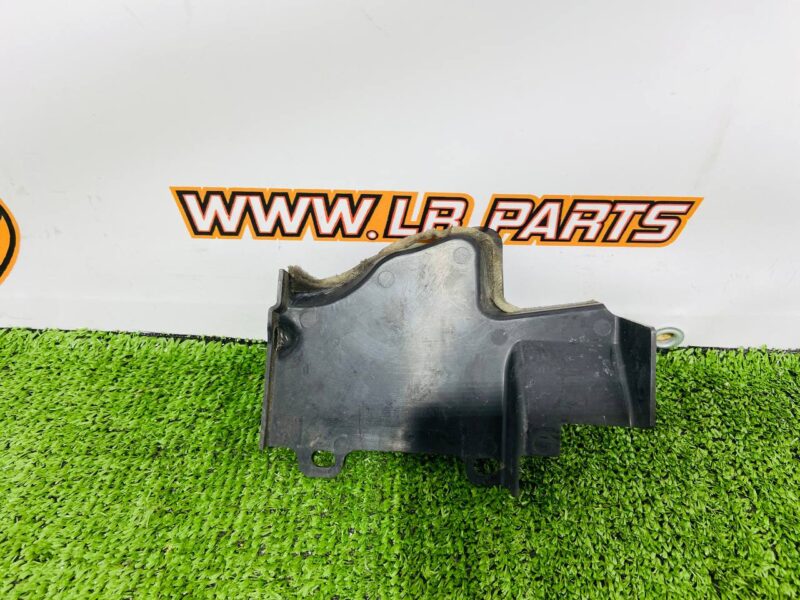 T2R4129 Deflector shield lower right Jaguar F-Type X152 (2014-) Used cost  € in stock 1 pcs.