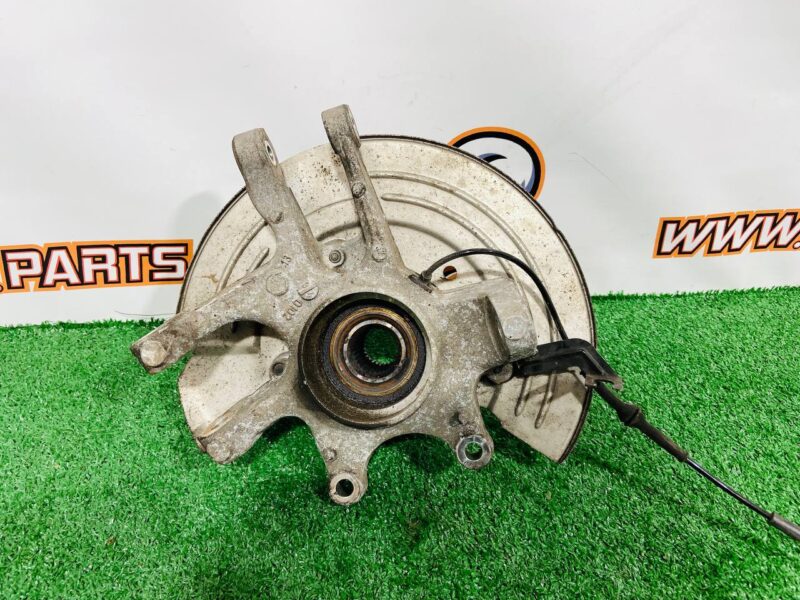 T2R4224 Rear left knuckle Jaguar F-Type X152 (2014-) Used cost  € in stock 1 pcs.