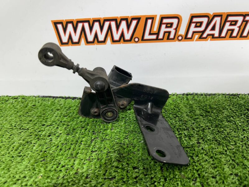T2R4368 Left Body Position Sensor Jaguar F-Type X152 (2014-) Used cost  € in stock 1 pcs.