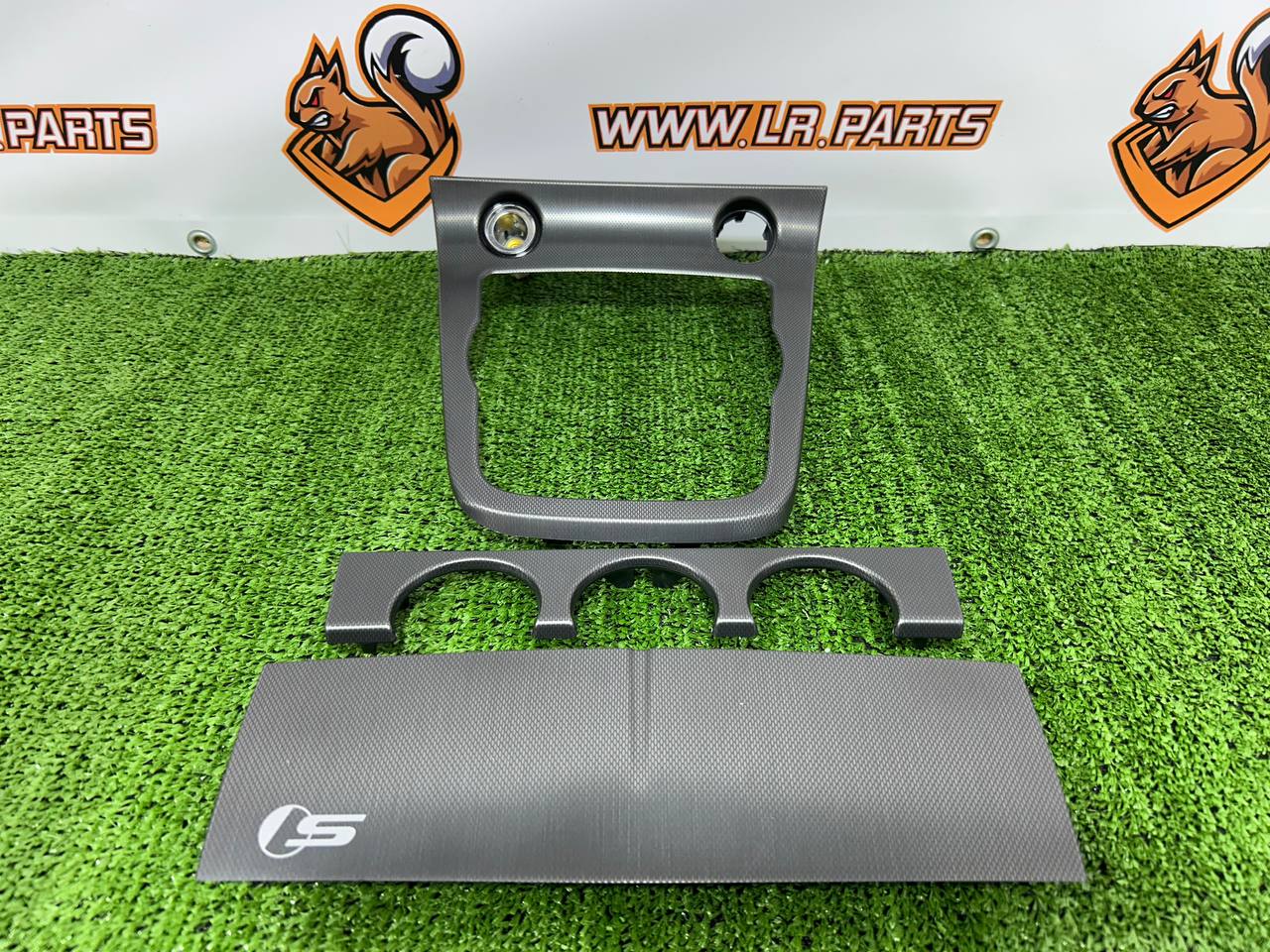 T2R4426KIT Trimming of the central console for Jaguar F-Type X152 (2014-) Used cost € in stock 1 pcs.