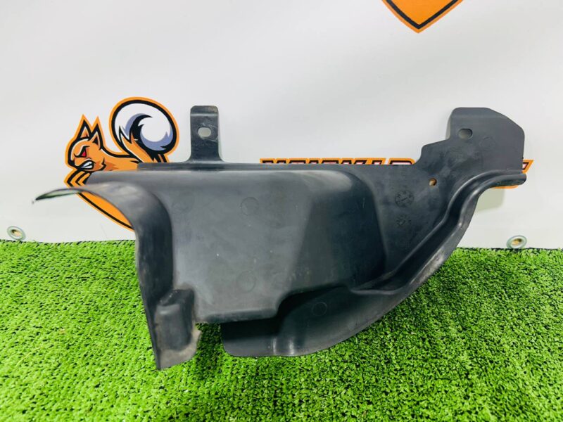 T2R5413 Generator Mudguard Jaguar F-Type X152 (2014-) Used cost  € in stock 1 pcs.