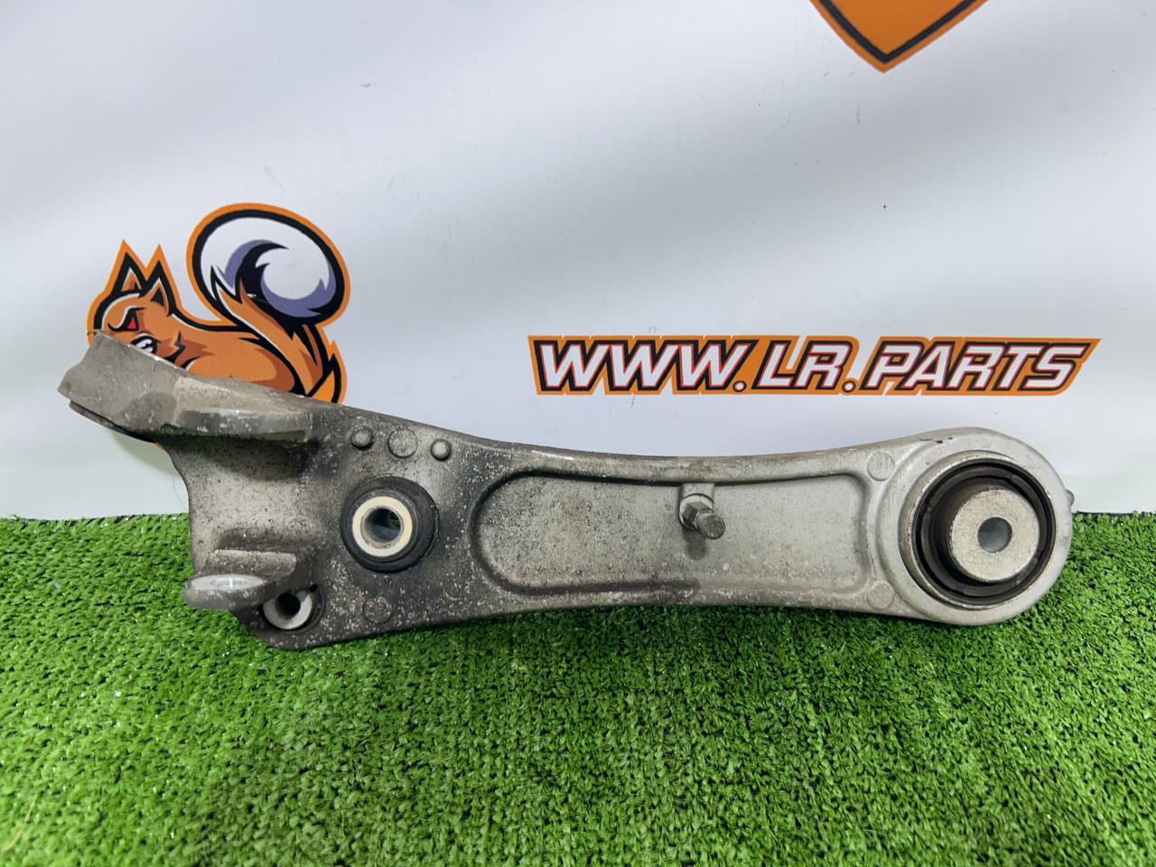 T2R5950 Front lower right lever Jaguar F-Type X152 (2014-) Used cost 120 € in stock 1 pcs.