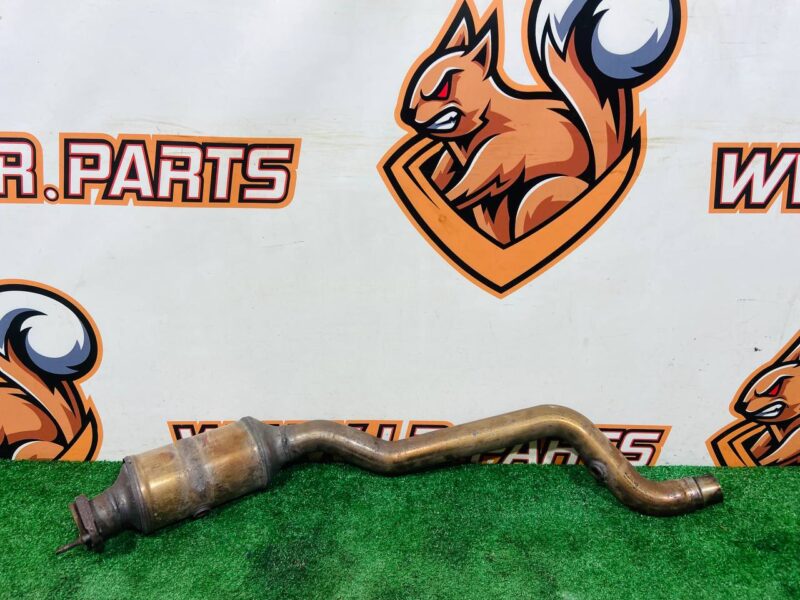 T2R9019 Catalytic converter right Jaguar F-Type X152 (2014-) Used cost  € in stock 1 pcs.