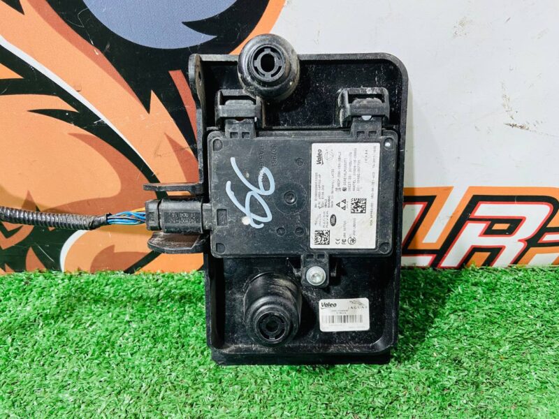 T4A28546 Blind Spot Sensor with Bracket Right Jaguar F-Pace X761 (2017-) Used cost  € in stock 1 pcs.