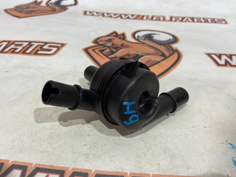 T4A30000 Coolant separator Jaguar F-Pace X761 (2017-) used cost 35 € in stock 3 pcs.