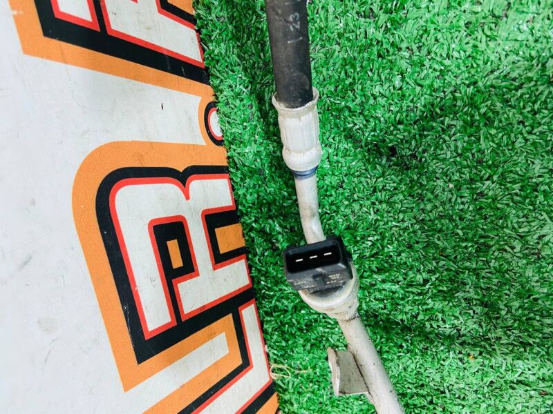 T4A30795 Air conditioning pipe Jaguar F-Pace X761 (2017-) used cost 60 € in stock 1 pcs.