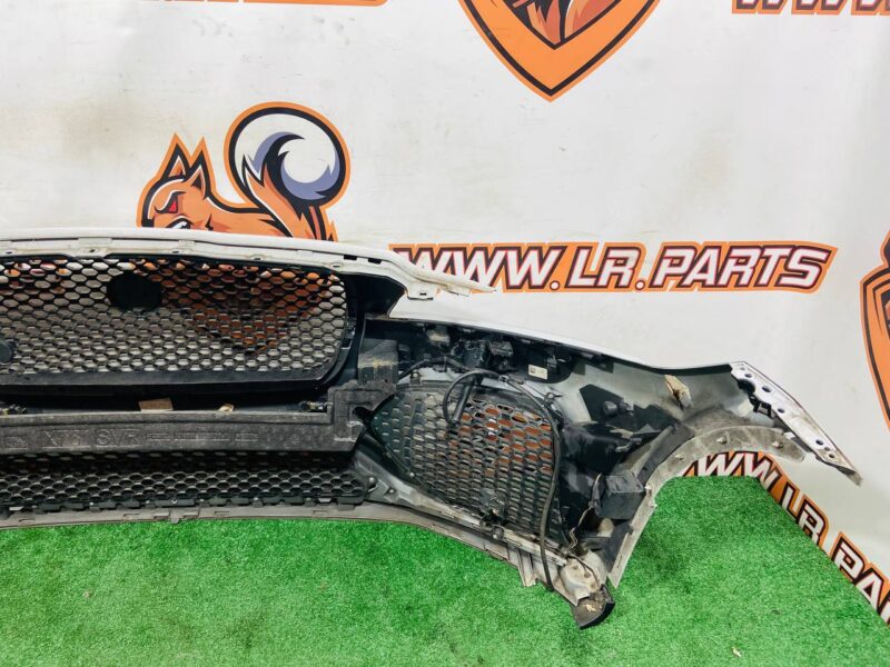T4A36296LML Front bumper SVR complete Jaguar F-Pace X761 (2017-) Used cost  € in stock 1 pcs.