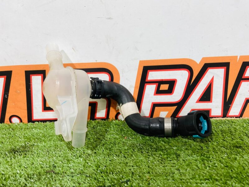 T4K9613 Coolant separator Jaguar I-Pace X590 (2018-) USED cost 40 € in stock 2 pcs.